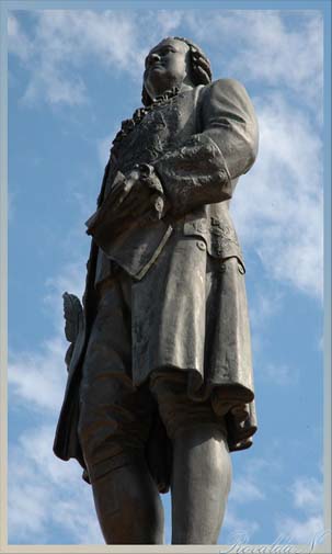 Памятник  Ломоносову